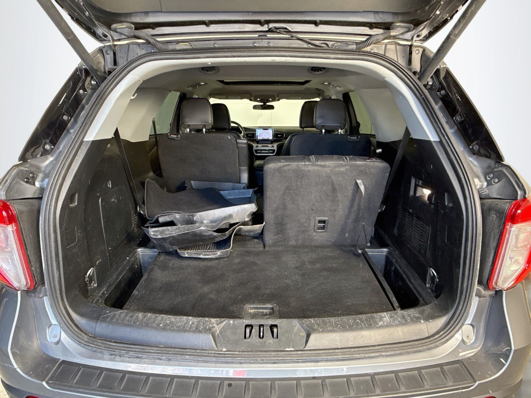 Certified 2023 Ford Explorer XLT w/ Equipment Group 202A AWD/4WD image 26