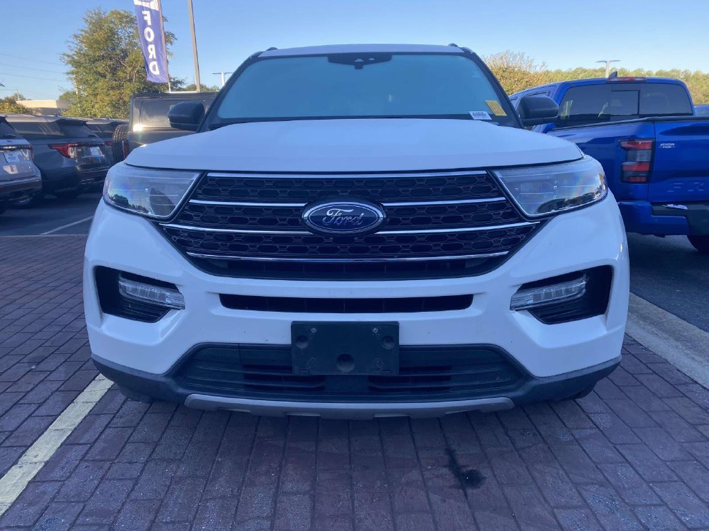 Certified 2021 Ford Explorer XLT w/ Equipment Group 202A RWD image 2