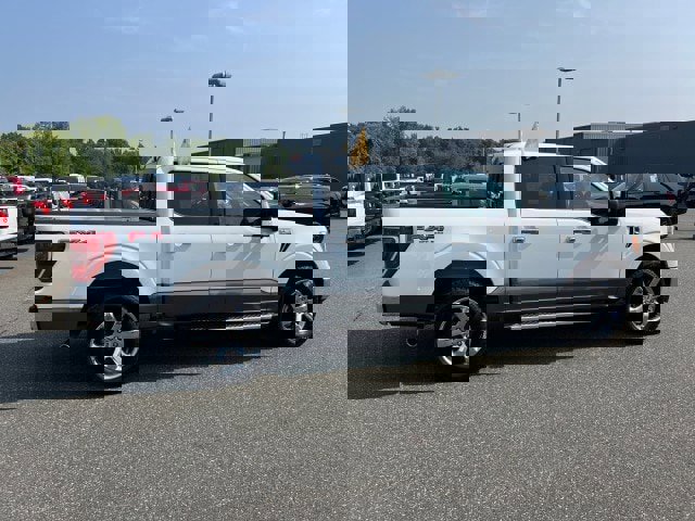 Certified 2022 Ford F150 XLT w/ Equipment Group 302A High image 5