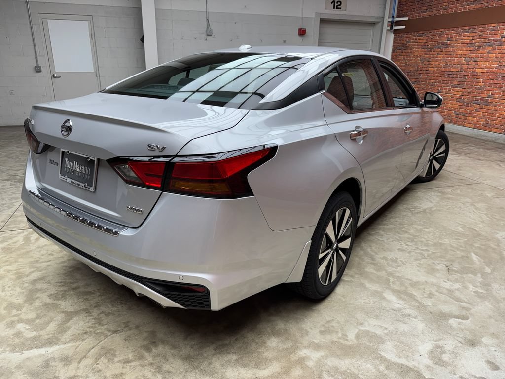 Used 2022 Nissan Altima 2.5 SV w/ SV Premium Package AWD/4WD image 5