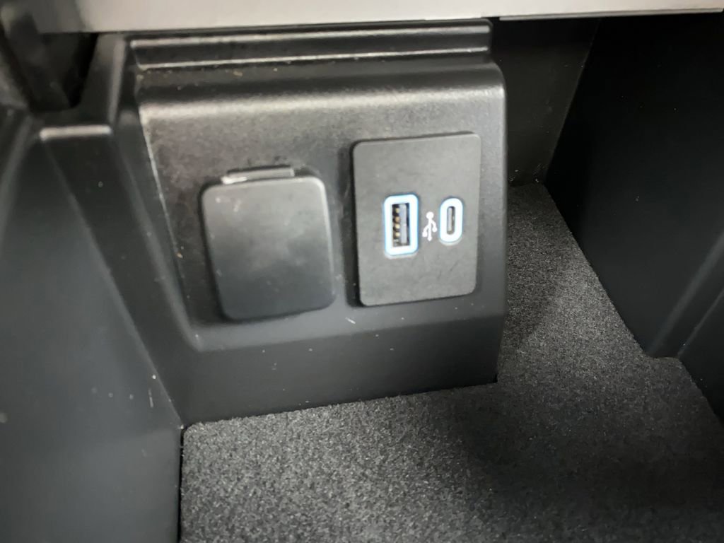 Certified 2023 Ford Explorer XLT w/ Equipment Group 202A image 30