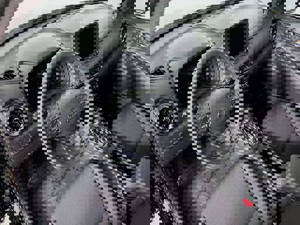 Used 2023 Hyundai Kona SEL image 2