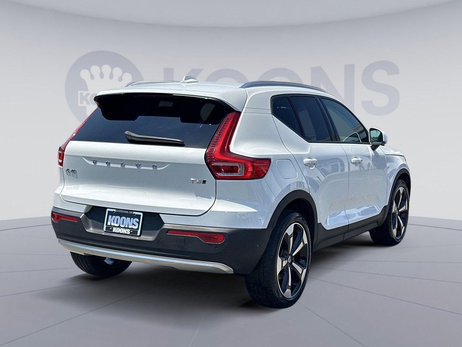 Used 2020 Volvo XC40 T5 Momentum w/ Protection Package Premier AWD/4WD image 11