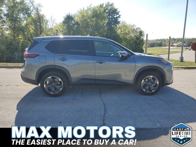Used 2024 Nissan Rogue SV image 6