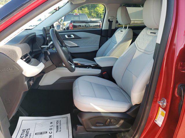 Certified 2026 Ford Explorer Platinum w/ LUX Leather Package AWD/4WD image 13