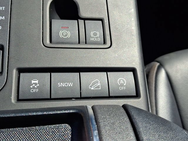 Used 2022 Toyota Highlander XLE AWD/4WD image 27