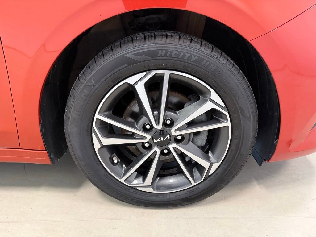 Used 2022 Kia Forte LXS FWD image 29