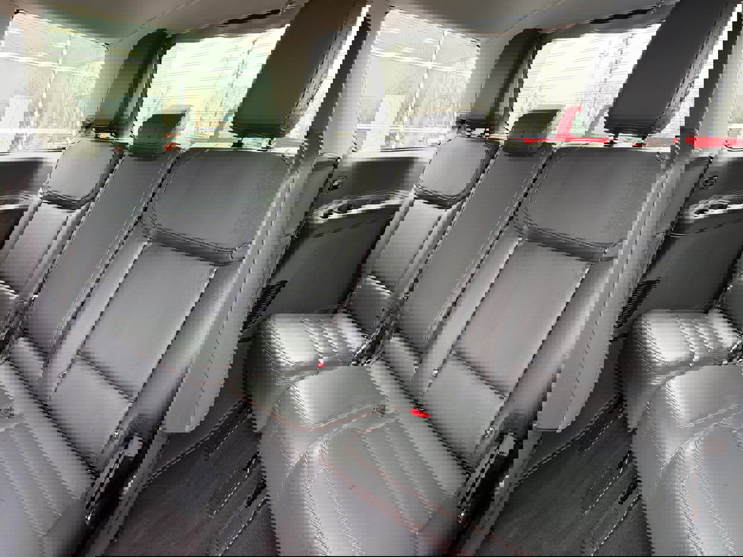 Certified 2025 Ford Expedition Active image 17