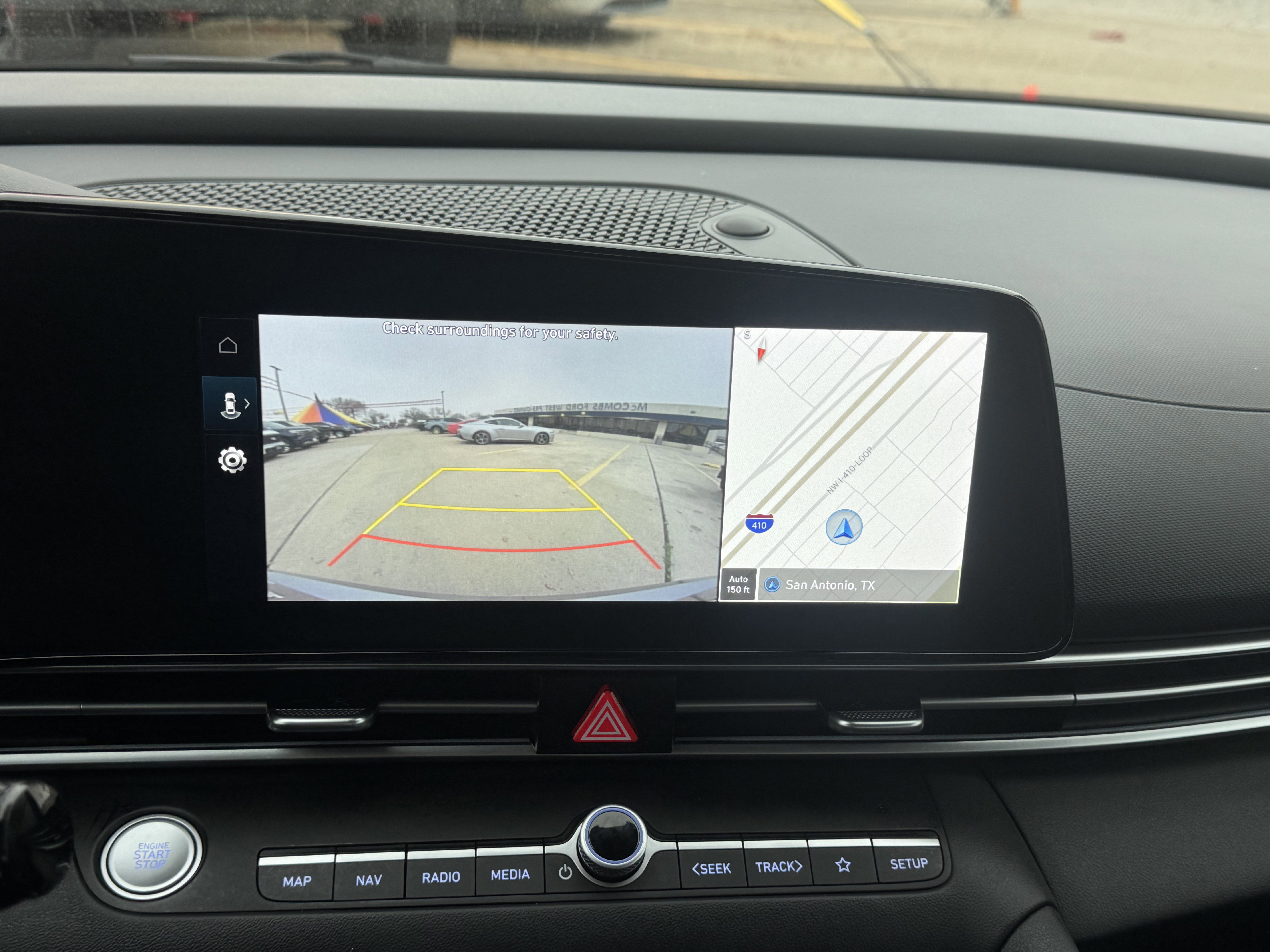 Used 2025 Hyundai Elantra Limited image 22