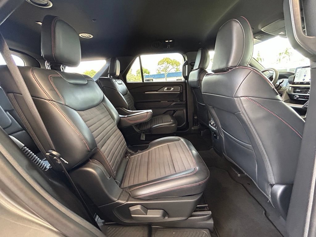 Certified 2026 Ford Explorer ST-Line w/ ST-Line Street Pack RWD image 29