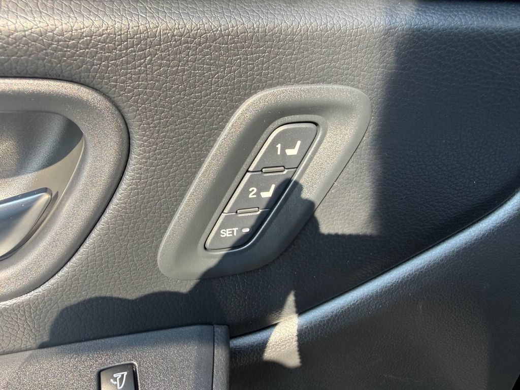 Used 2023 Honda Pilot Elite image 16