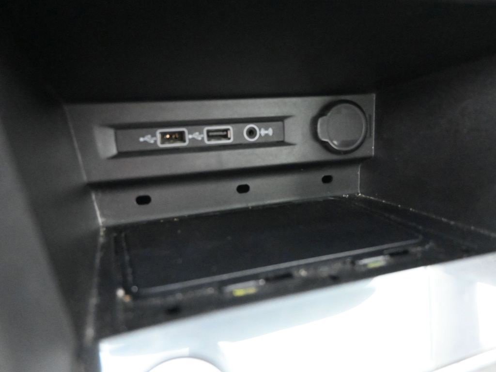 Used 2020 Volkswagen Tiguan SEL image 29