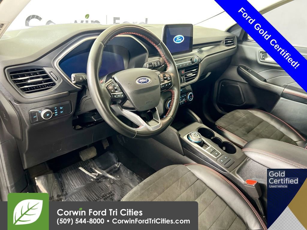 Certified 2022 Ford Escape SEL w/ SEL Stealth AWD Package image 10