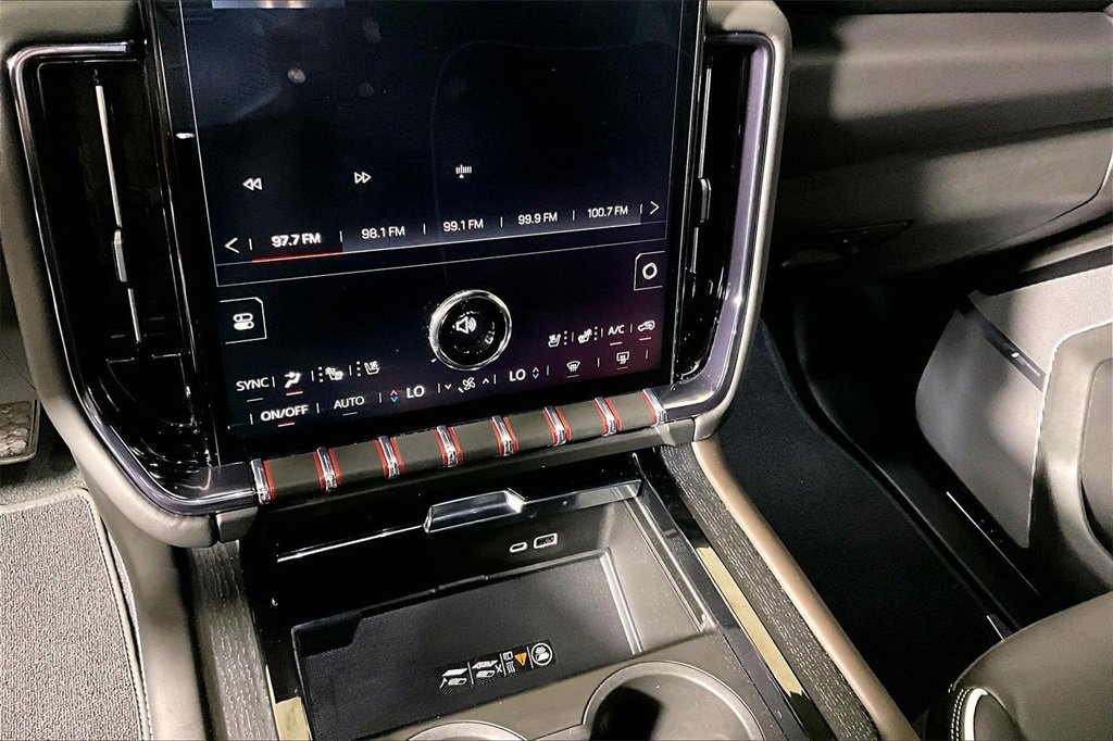 Used 2025 GMC Yukon AT4 Ultimate image 26