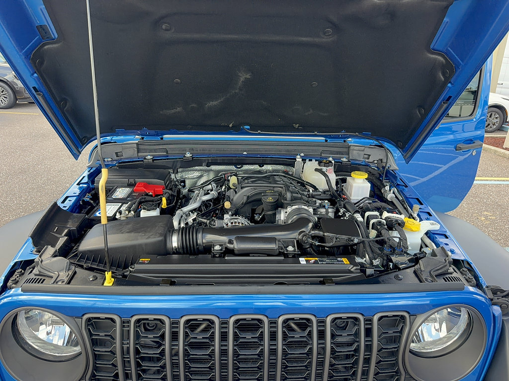 Used 2024 Jeep Gladiator Sport AWD/4WD image 31