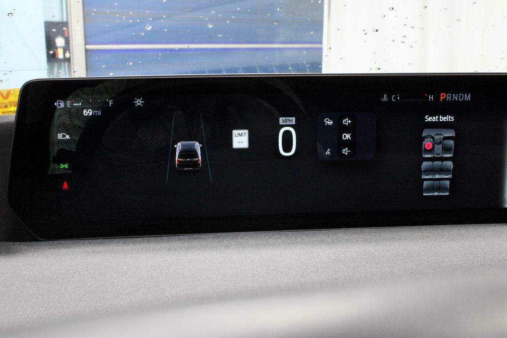 Certified 2025 Ford Expedition Active AWD/4WD image 30