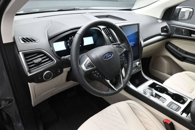 Certified 2024 Ford Edge Titanium AWD/4WD image 9