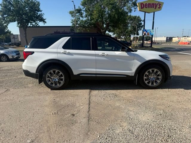 Certified 2025 Ford Explorer Platinum AWD/4WD image 12