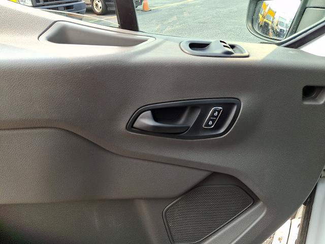 Certified 2022 Ford Transit 350 DRW RWD image 12