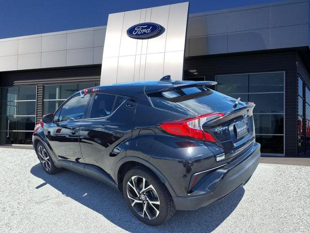 Used 2021 Toyota C-HR XLE FWD image 3