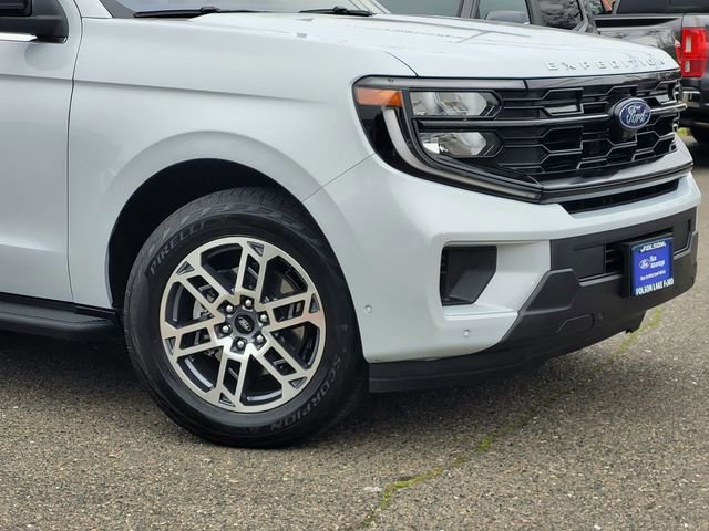 Certified 2025 Ford Expedition Active image 2