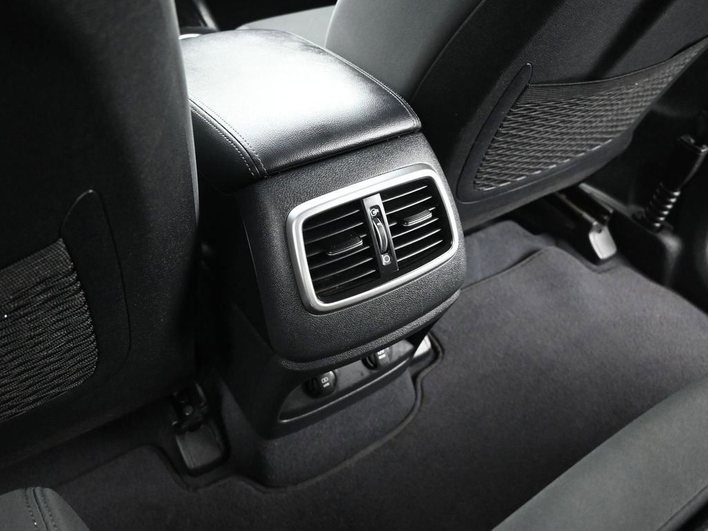 Used 2020 Kia Sorento LX image 46