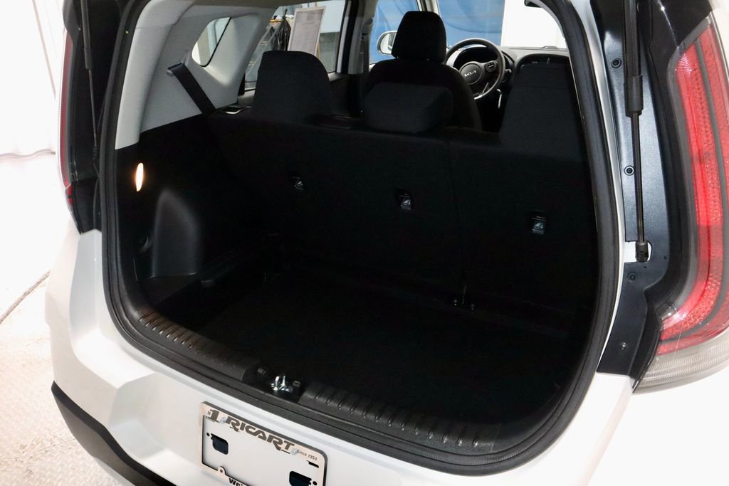 Used 2025 Kia Soul LX w/ LX Technology Package image 14