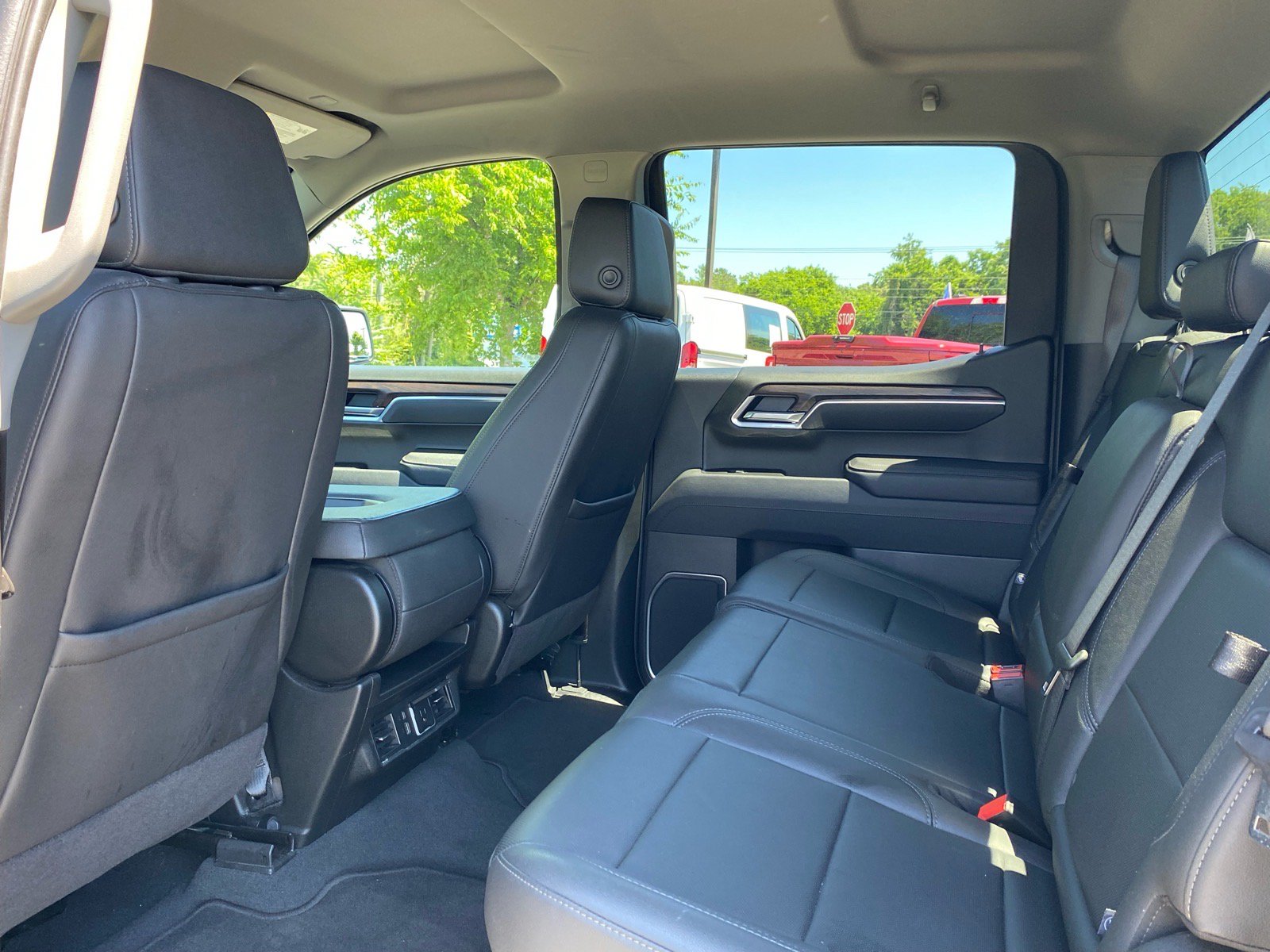 Used 2025 GMC Sierra 1500 SLT AWD/4WD image 26