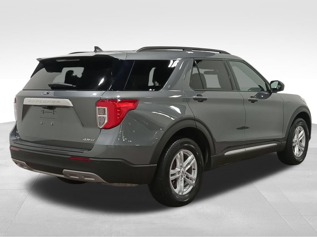 Certified 2023 Ford Explorer XLT w/ Equipment Group 202A AWD/4WD image 3
