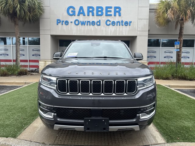 Used 2024 Jeep Wagoneer L Series II w/ Flexible Seating Group AWD/4WD image 9