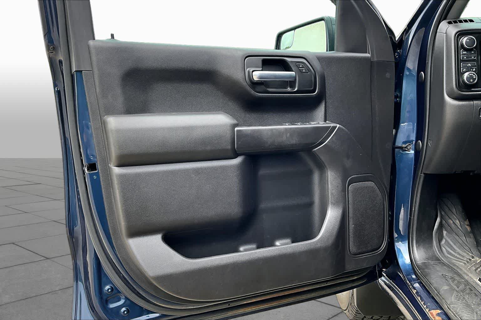 Used 2021 Chevrolet Silverado 1500 Custom Trail Boss AWD/4WD image 22