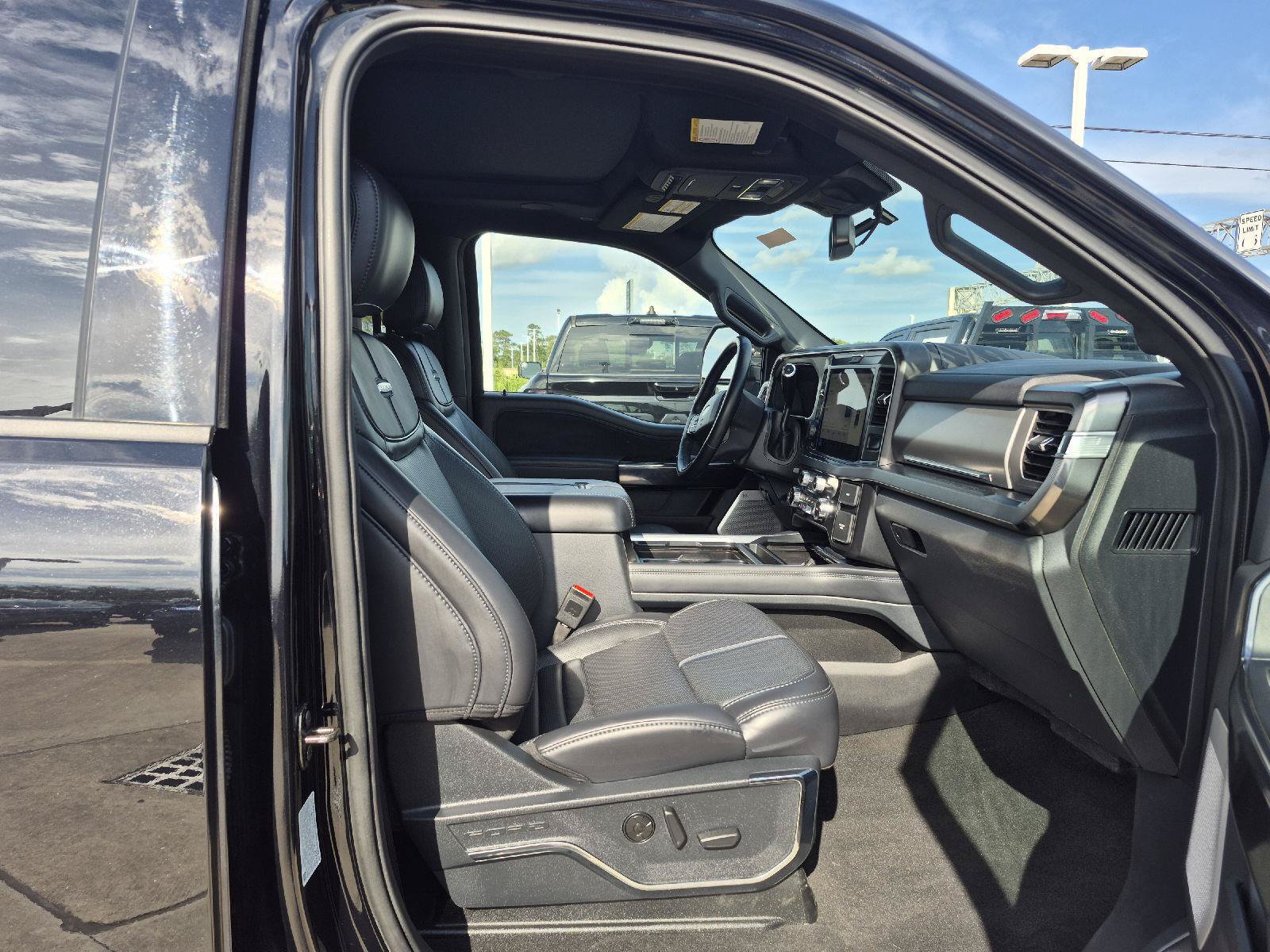 Certified 2025 Ford F250 Platinum AWD/4WD image 11