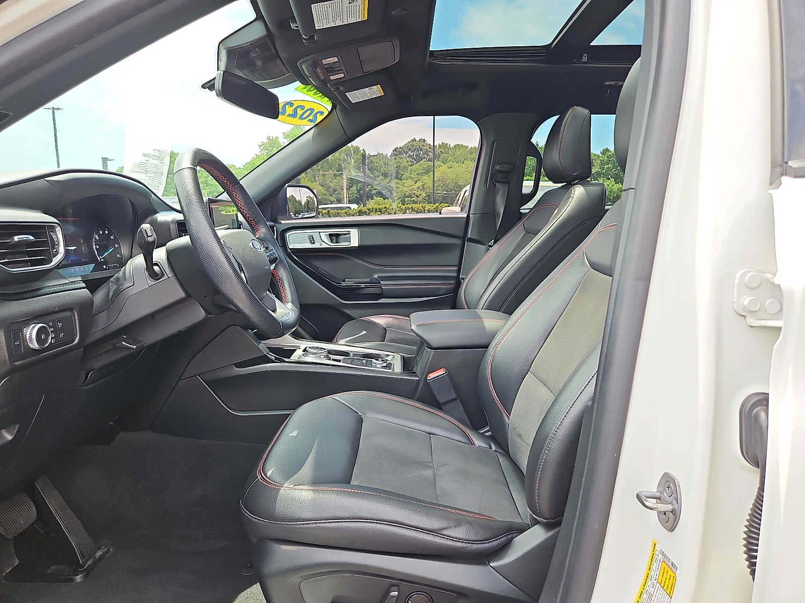 Certified 2022 Ford Explorer ST-Line AWD/4WD image 14