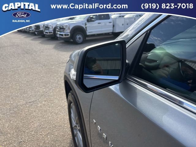 Used 2023 Chevrolet Traverse LT image 12