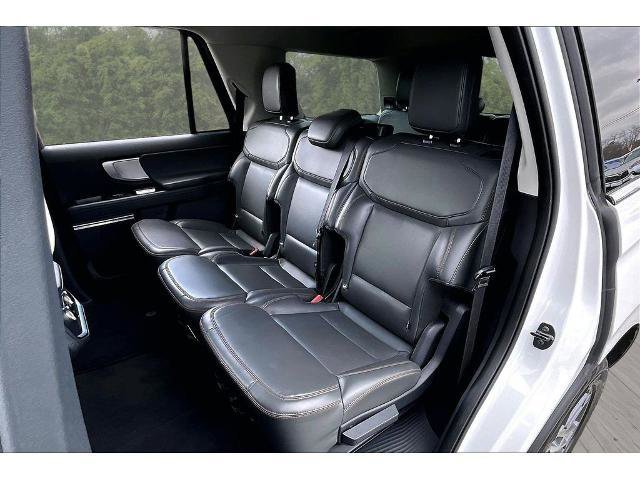 Certified 2025 Ford Expedition Active image 21