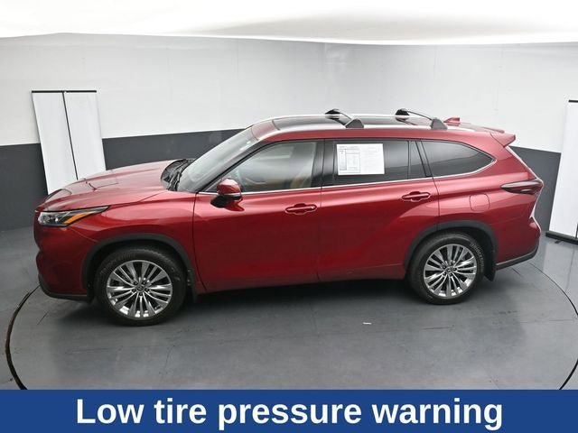Used 2025 Toyota Highlander Platinum AWD/4WD image 24