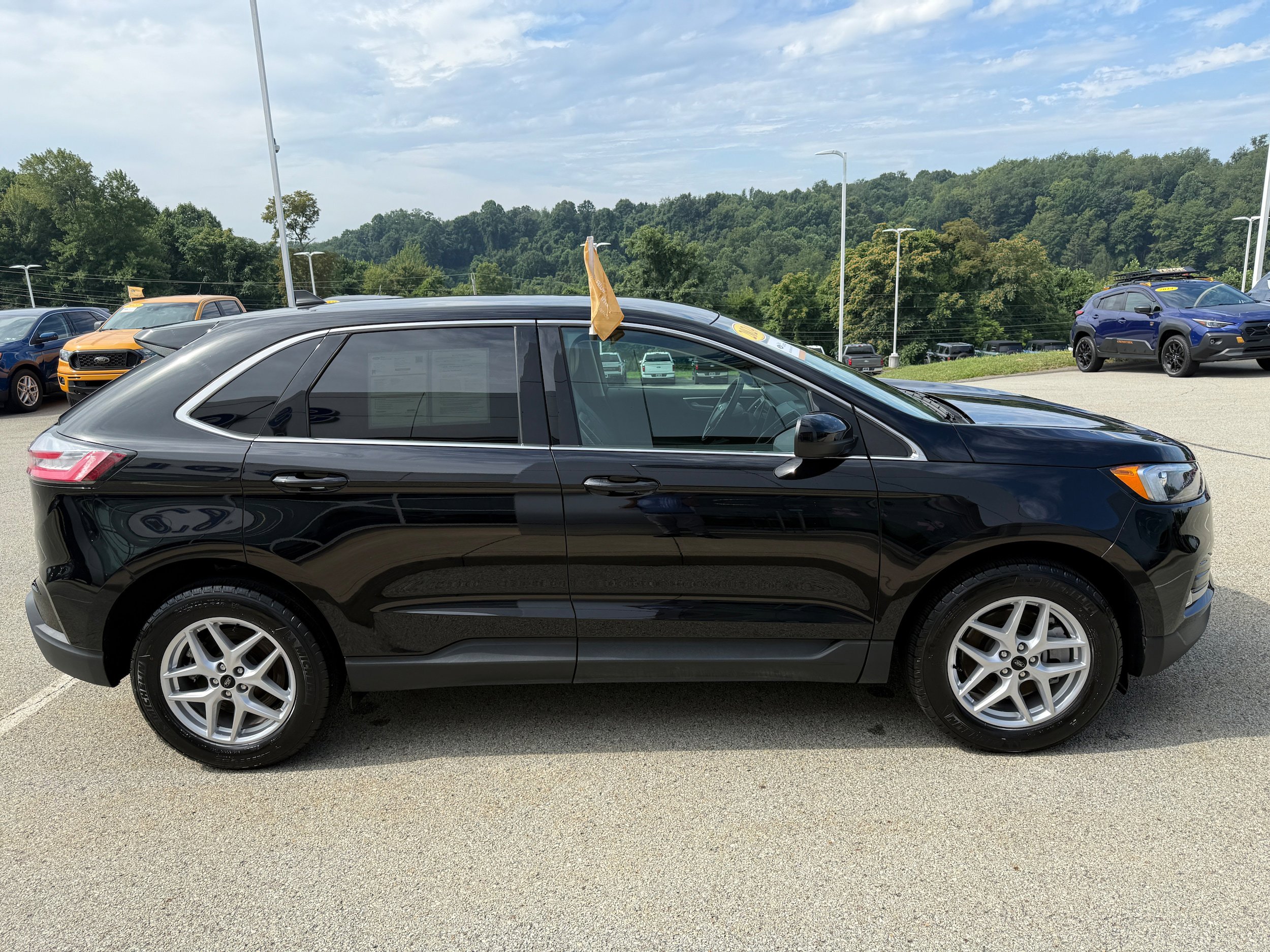 Certified 2024 Ford Edge SEL w/ Convenience Package AWD/4WD image 3