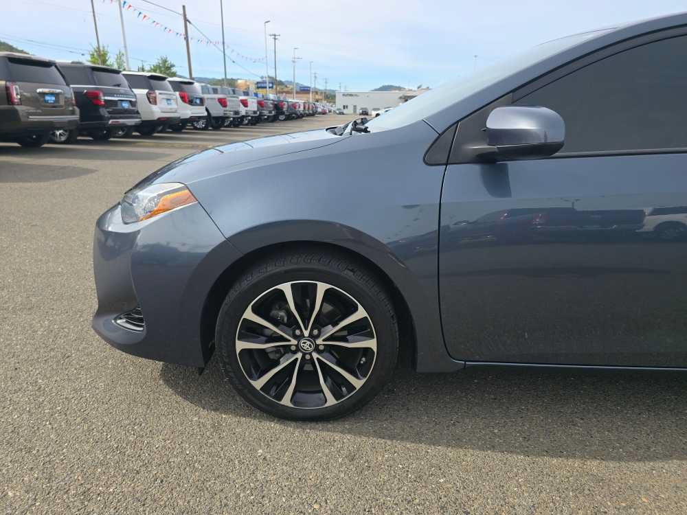 Used 2017 Toyota Corolla LE w/ Carpet Mat Package (TMS) FWD image 18