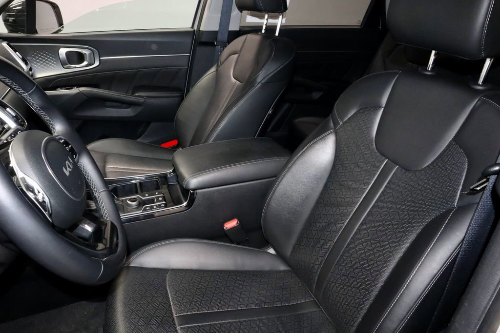 Used 2023 Kia Sorento SX AWD/4WD image 26