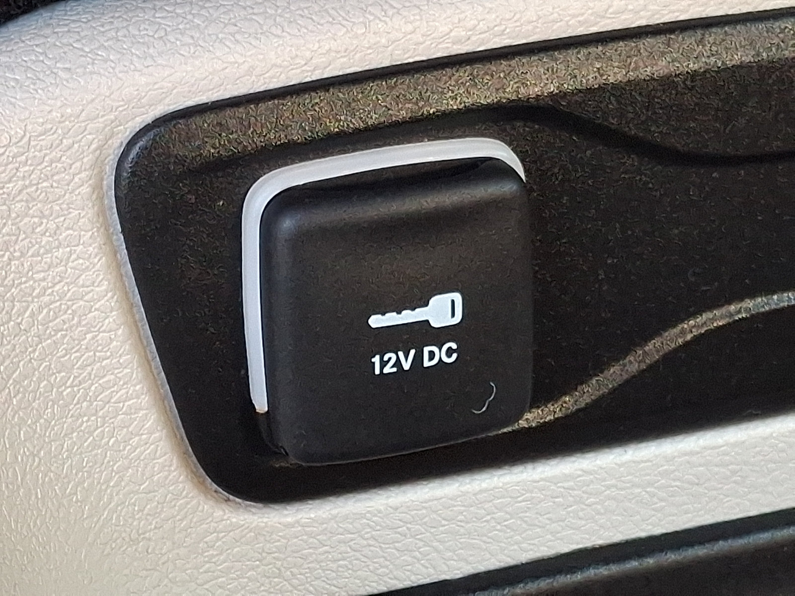 Used 2024 Chrysler Pacifica Touring-L FWD image 28