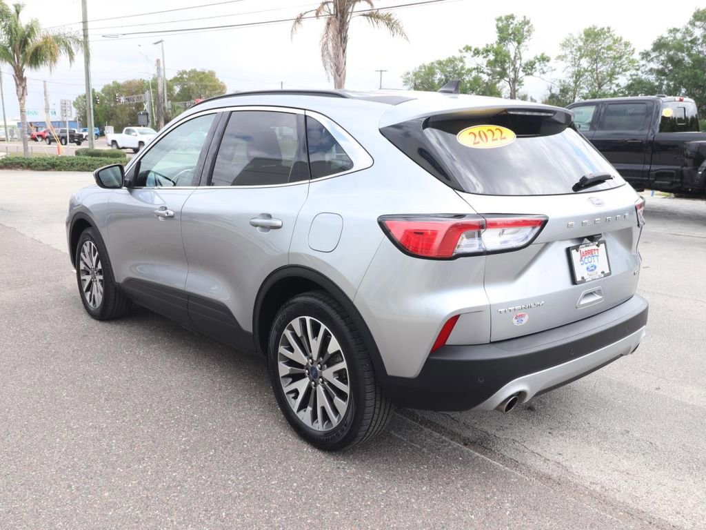 Certified 2022 Ford Escape Titanium image 3