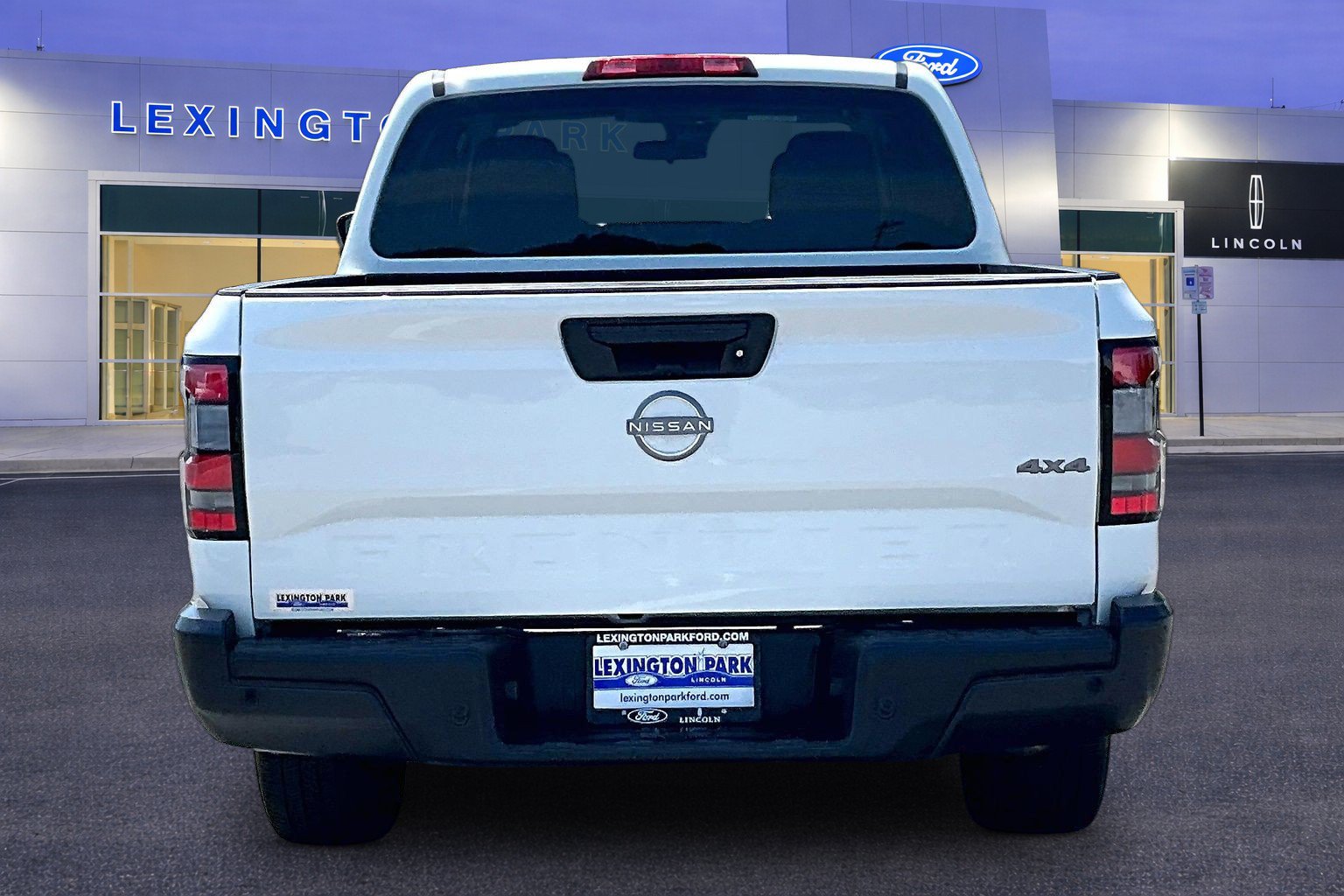 Used 2022 Nissan Frontier S w/ Technology Package AWD/4WD image 6