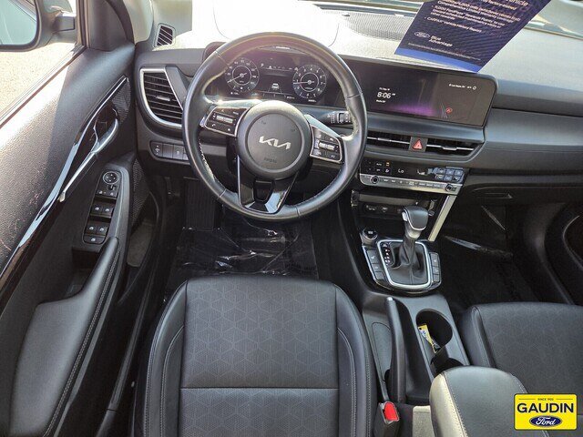 Used 2024 Kia Seltos EX FWD image 13