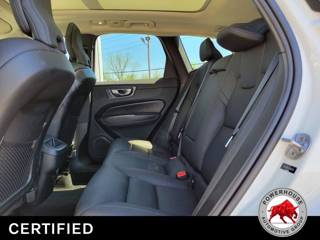 Used 2024 Volvo XC60 B5 Plus AWD/4WD image 17
