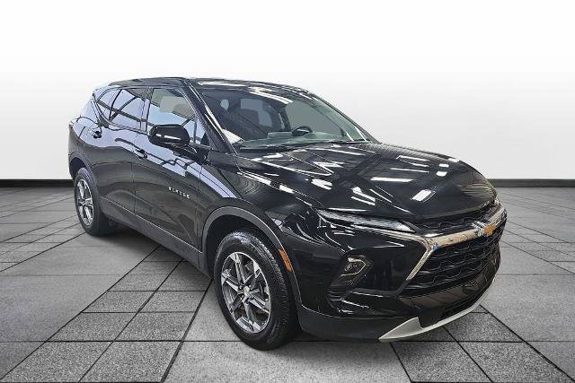 Used 2025 Chevrolet Blazer LT AWD/4WD image 3