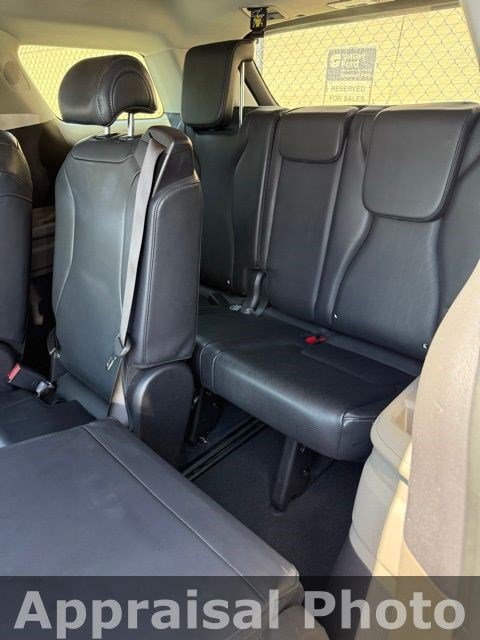 Used 2025 Kia Carnival FWD image 10