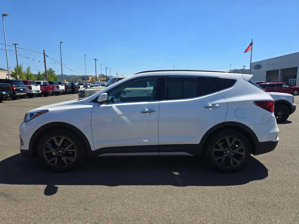 Used 2017 Hyundai Santa Fe Sport AWD/4WD image 2