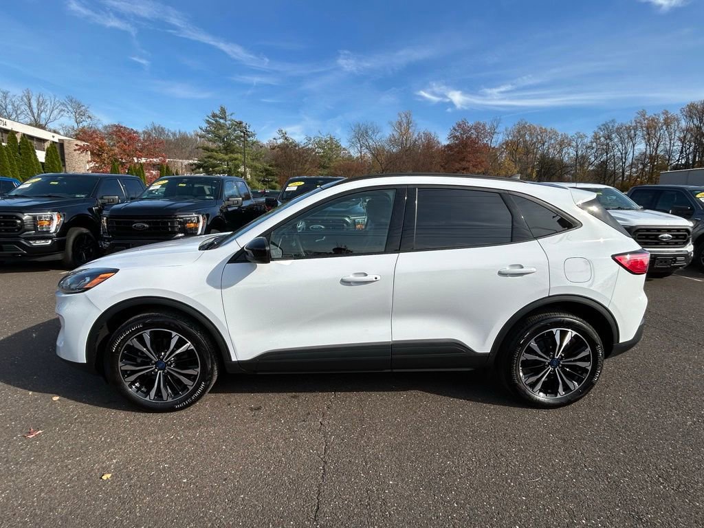 Certified 2022 Ford Escape SEL w/ SEL Stealth AWD Package image 5