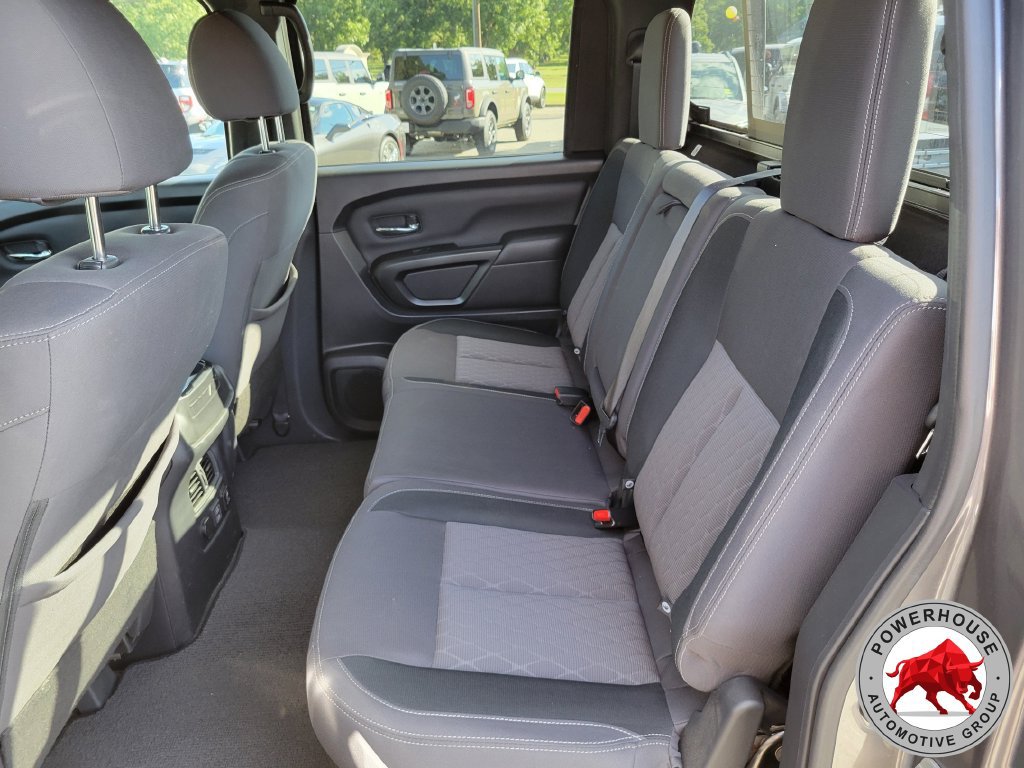 Used 2024 Nissan Titan SV w/ SV Convenience Package RWD image 16
