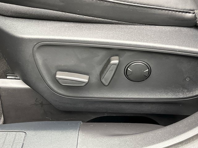 Certified 2025 Ford Escape ST-Line AWD/4WD image 10